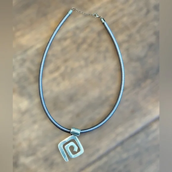 Sterling Silver 925 Greek Key Spiral Pendant Necklace - Picture 6 of 6